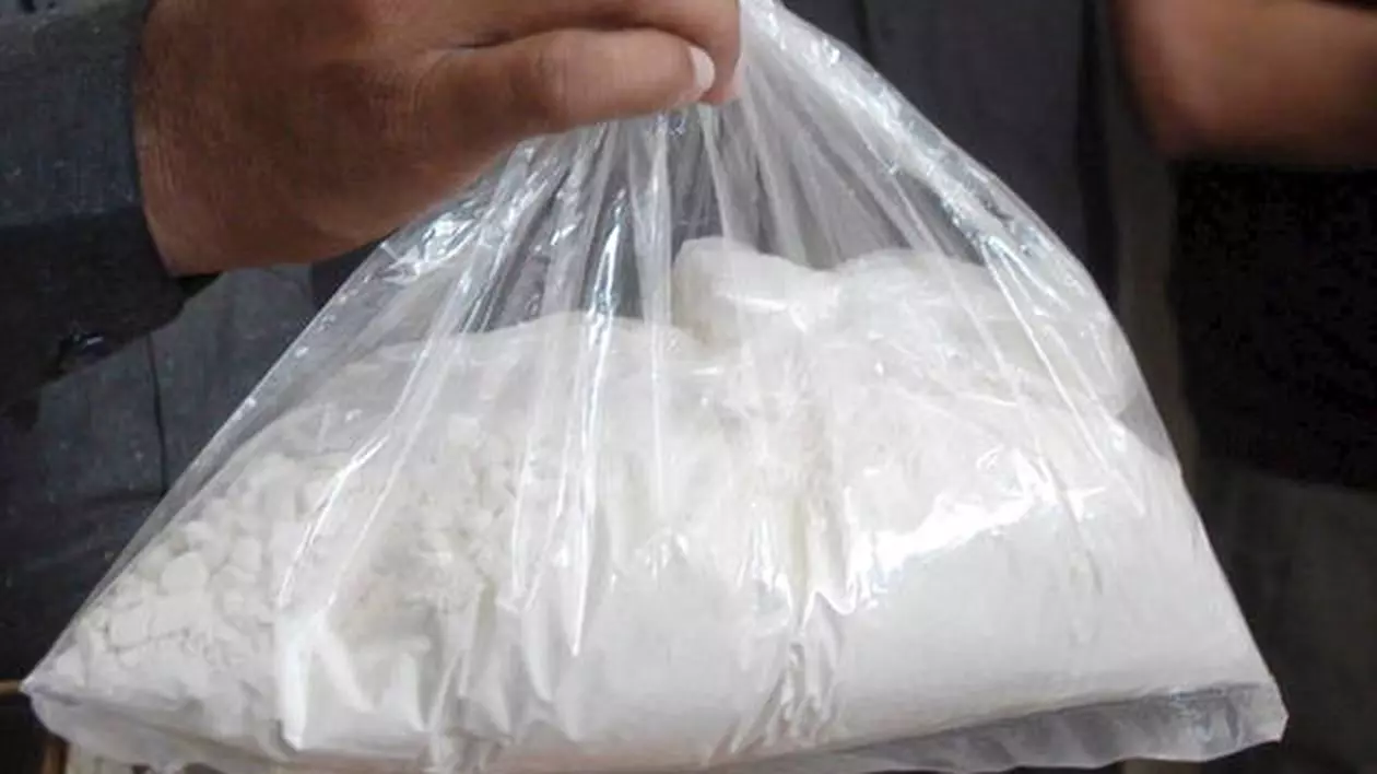 Traficanţi de droguri prinşi cu un kilogram şi jumătate de cocaină