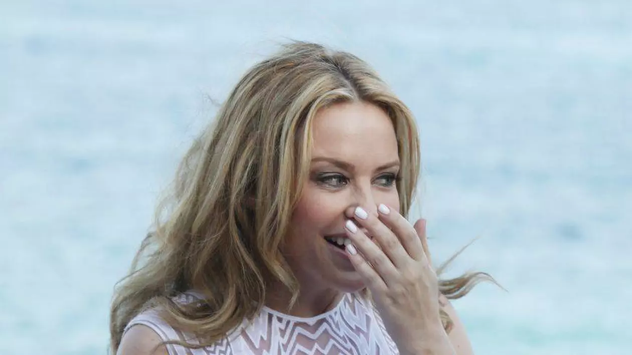 Kilye Minogue DEZVĂLUIE cum se menţine SEXY la 45 de ani