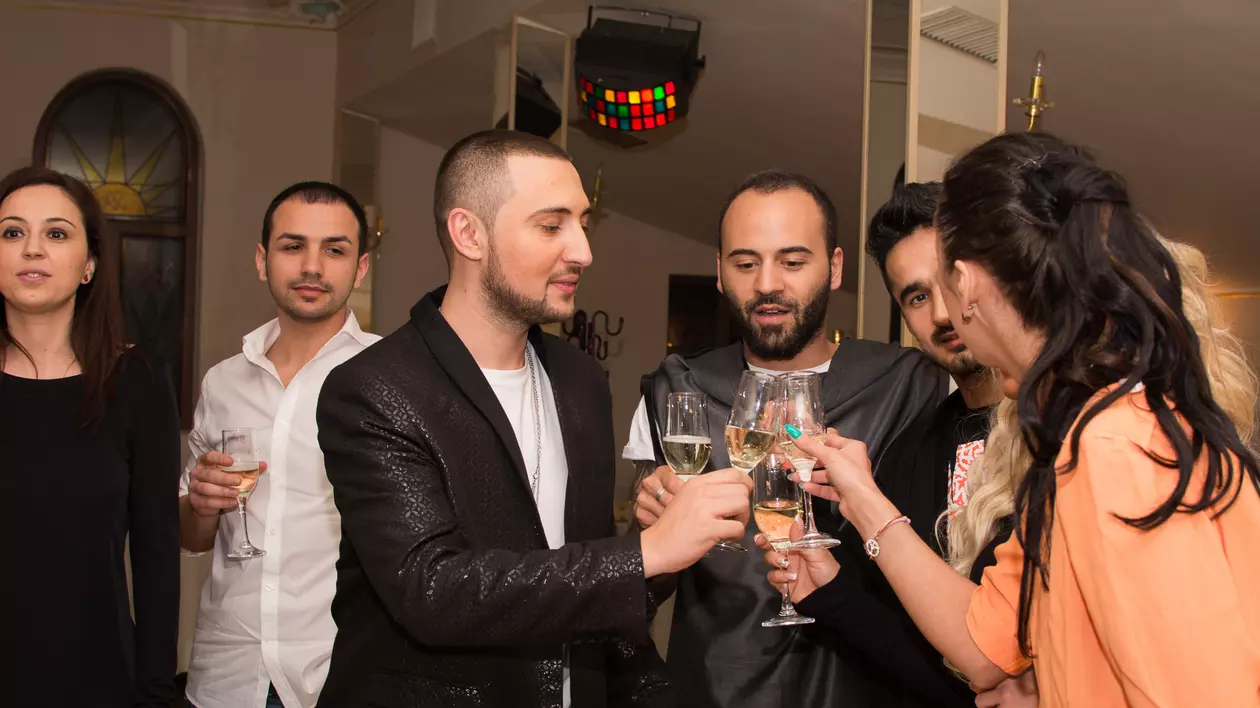 F. Charm, răsfăţat de prieteni şi artişti, de ziua lui | FOTO