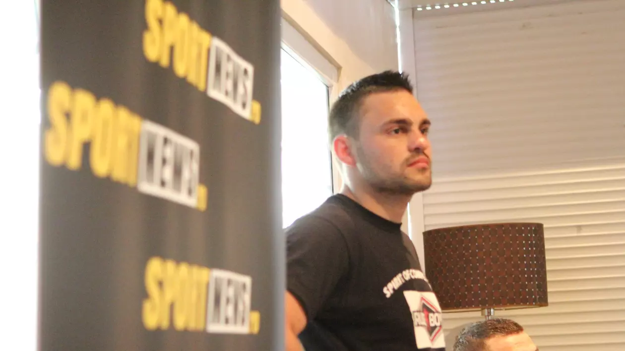 SUPERKOMBAT : Luptătorii lui Irimia au fost modele pentru câteva ore / GALERIE FOTO