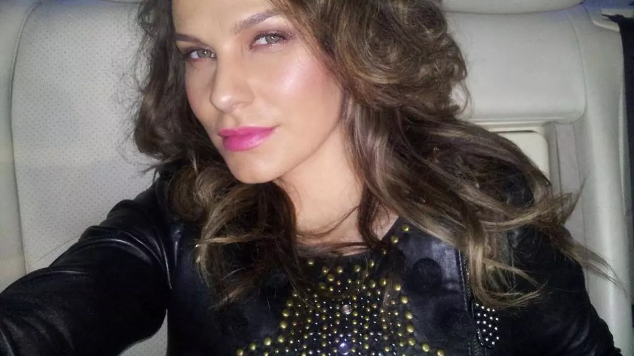 SÂNII NU O MAI ÎNCAP pe Anna Lesko! Artista, ÎN CEA MAI HOT POZĂ de când a născut | FOTO ÎN ARTICOL