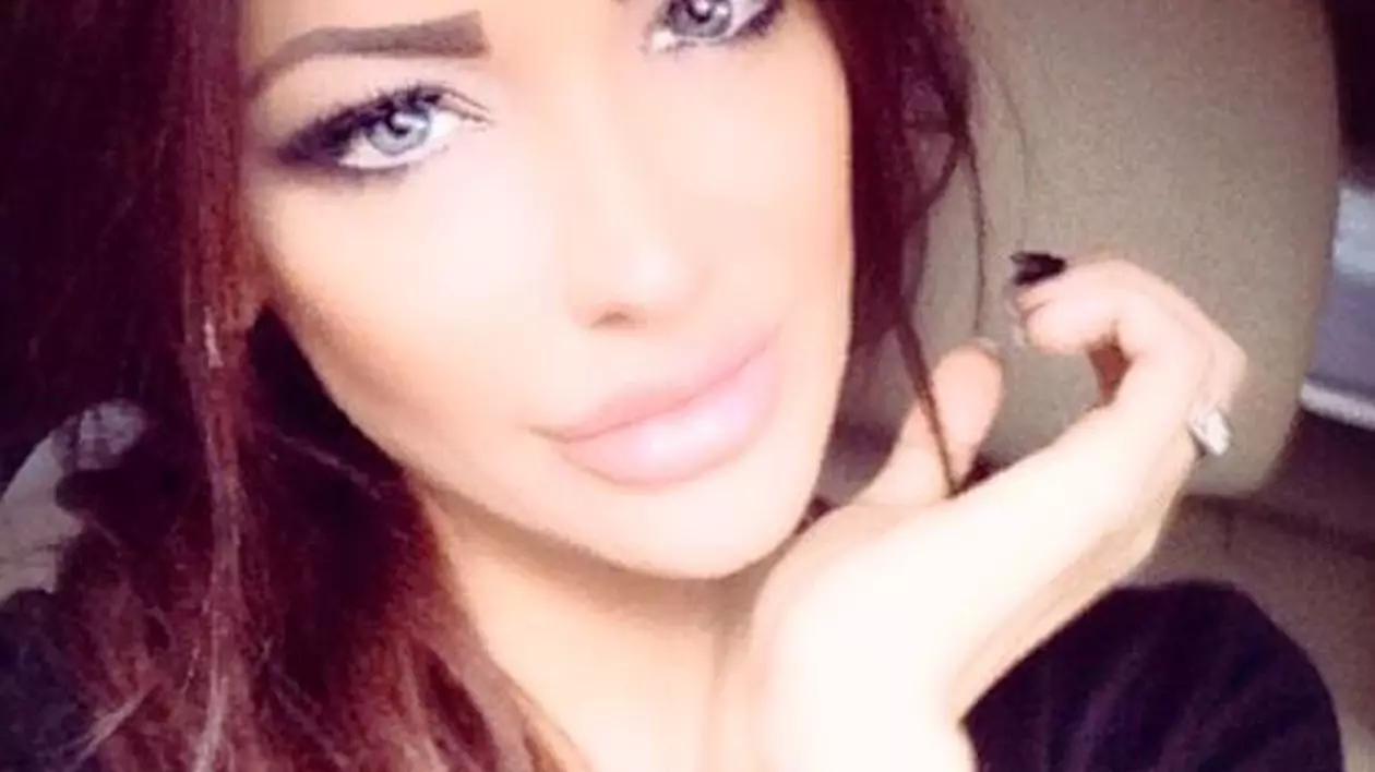 Bianca A MAI PUS PUŢINĂ CARNE pe ea şi ARATĂ SUPERB | FOTO