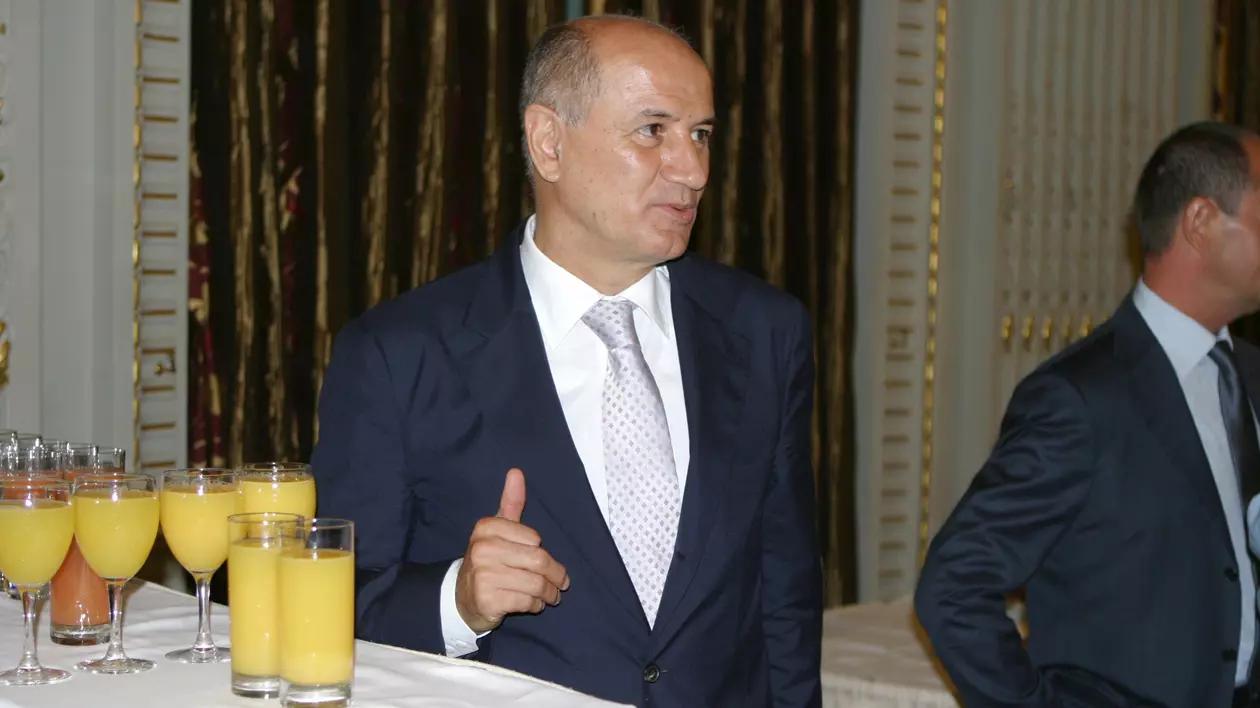 Imperiul lui George Copos intră la apă! Alexandra închide cofetării!