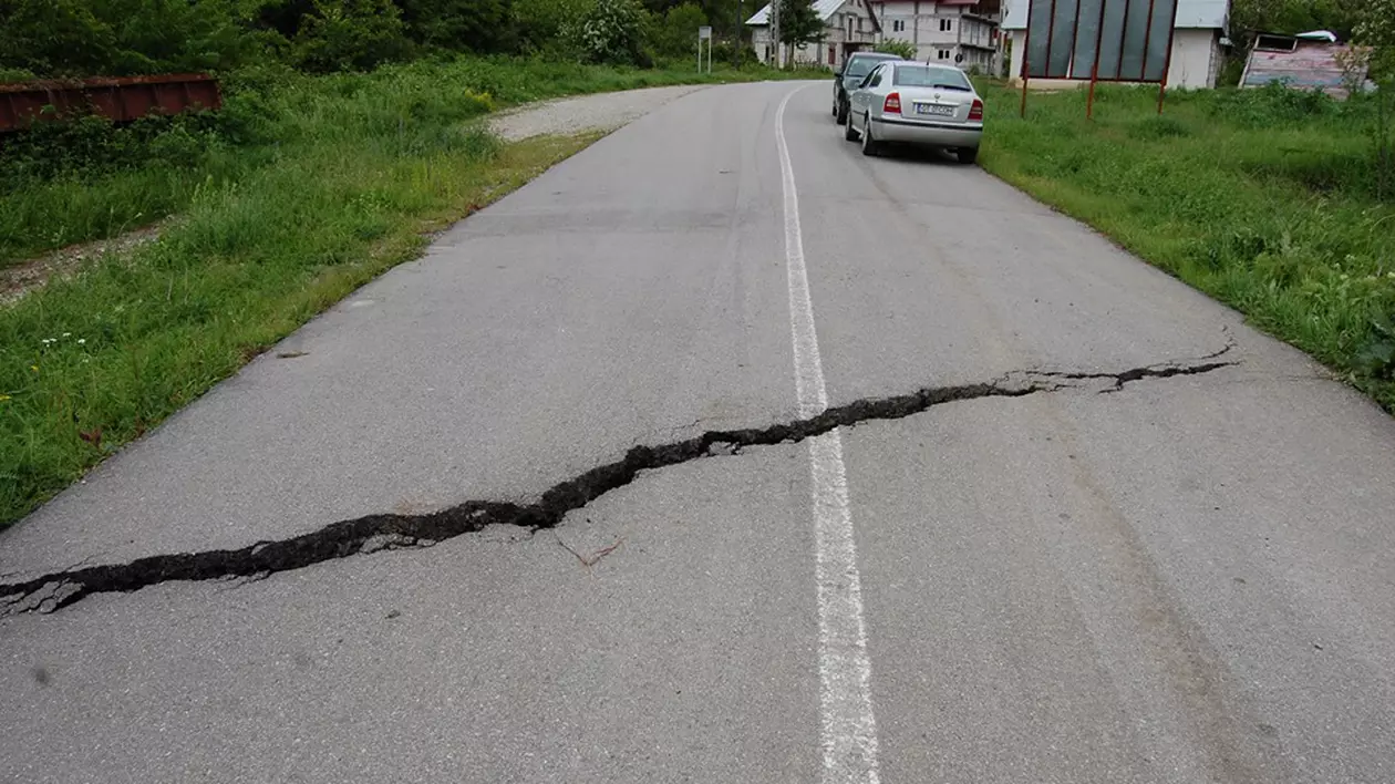 Prăpăd în 33 de localităţi din judeţul Olt din cauza inundaţiilor | FOTO