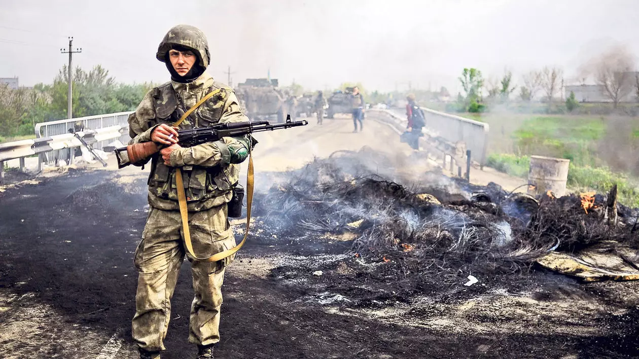 UPDATE |Elicopter militar ucrainean, DOBORÂT de rebelii proruşi la Slaviansk: 13 soldaţi şi un general au murit