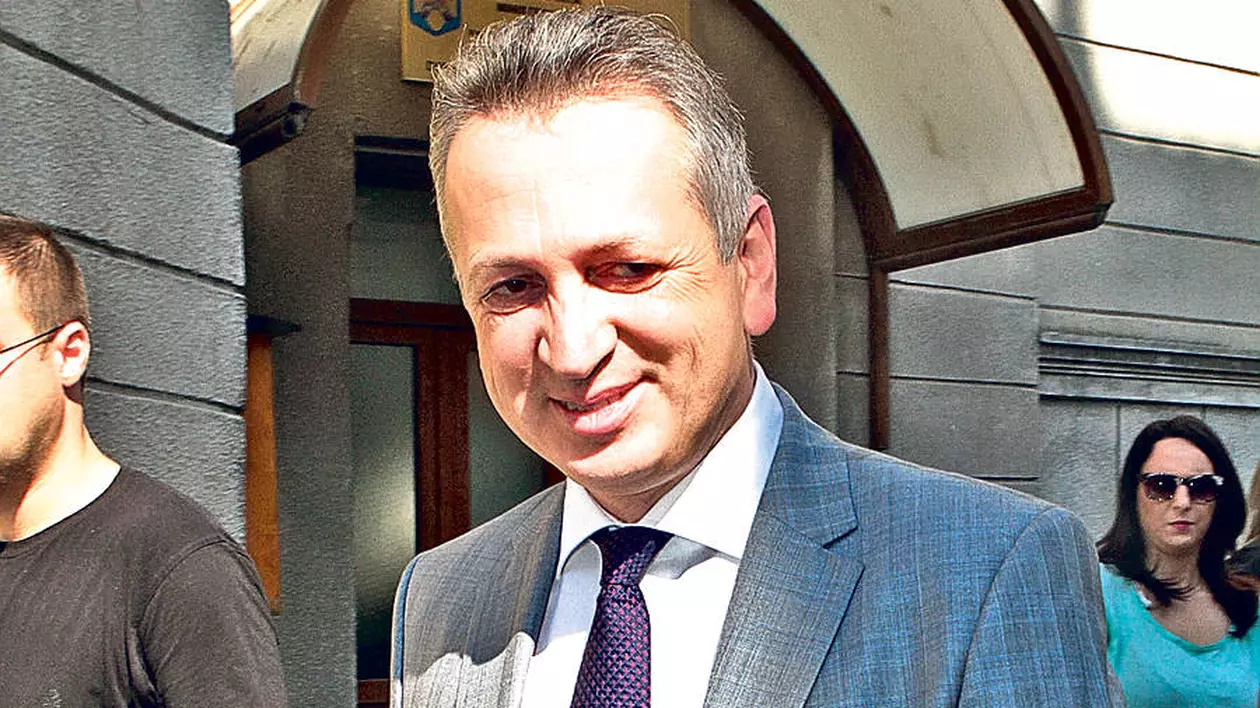 Condamnat la 5 ani de închisoare, Relu Fenechiu se apără din puşcărie: "Sunt nevinovat"