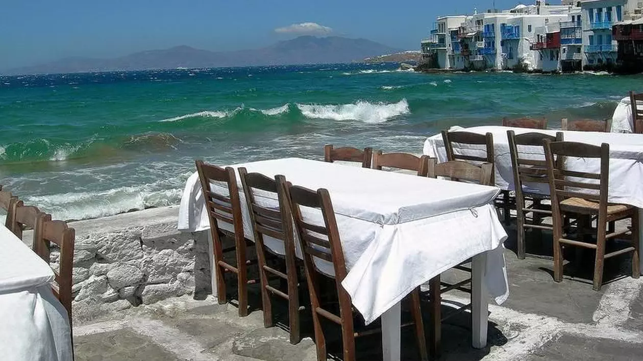 IDEI DE VACANŢĂ. Ce şi unde mancăm în Mykonos?