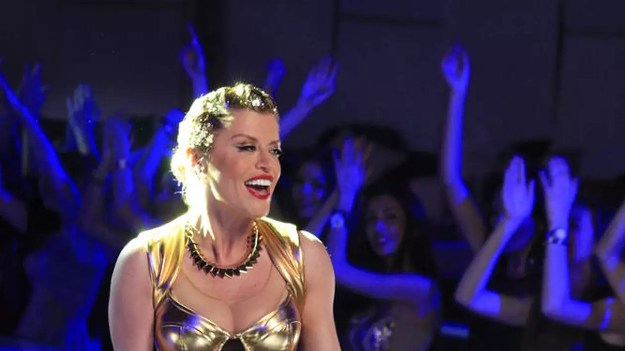 LOREDANA GROZA, în SCAUNUL DE JURAT de la "ROMANIAN IDOL", care va ÎNCEPE LA ANTENA 1