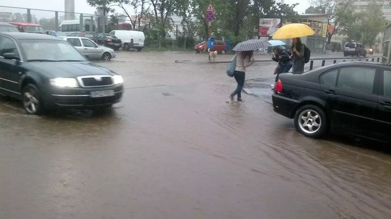 SE ÎNTORC PLOILE. CUM VA FI VREMEA luni şi marţi