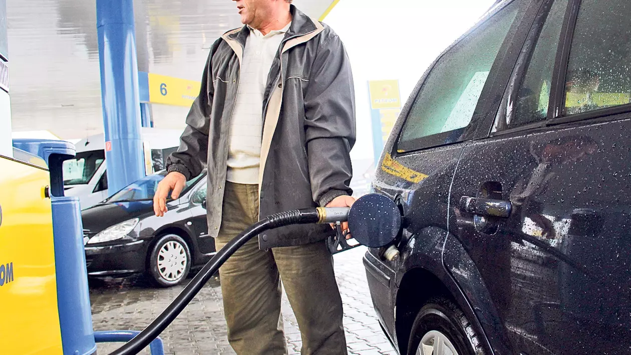 O să ne aduceţi în sapă de lemn! România are CEA MAI MARE CREȘTERE a preţului benzinei din lume