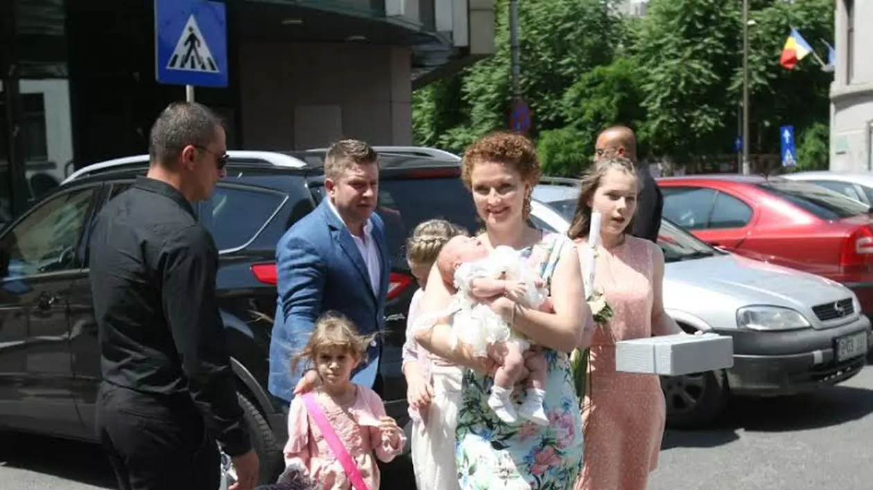 BARTOŞ, un TĂTIC la PUTEREA A TREIA! Şi-a CREŞTINAT fetiţa DE RUSALII! FOTO 