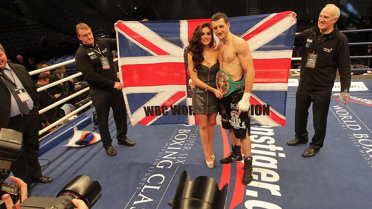 Carl Froch şi-a cerut iubita în căsătorie chiar în ringul de box!