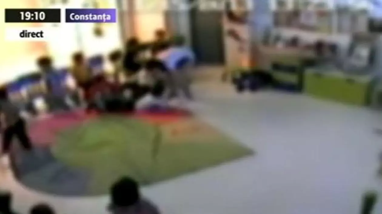 Să-i mai DUCI la GRĂDINIŢĂ? DOUĂ ÎNGRIJITOARE din CONSTANŢA au BĂTUT COPIII şi le-au DAT SĂ BEA! | VIDEO