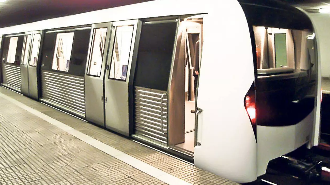 UPDATE | UN METROU A DERAIAT între cele două STAŢII de la GARA DE NORD