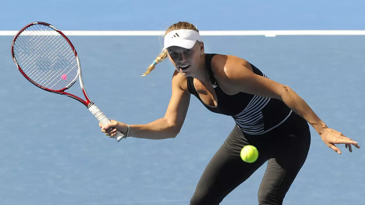 Wozniacki surprinde: ”Nu-mi amintesc cum joacă Halep. Va trebui să-i cer tatălui meu sfaturi”