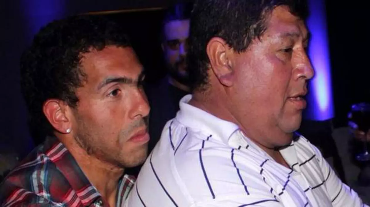 TATĂL argentinianului Carlos Tevez a fost ELIBERAT! ^Răpitorii au primit bani de benzină: 35.000 de euro