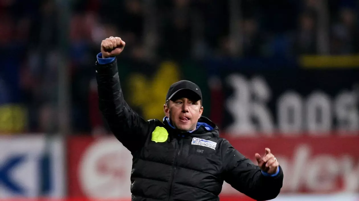 ”Victor Piţurcă ştie mai bine de ce a plecat. Alte probleme l-au făcut să ia această decizie. Aş veni la naţională doar dacă mi s-ar permite să antrenez ambele echipe” - Laurenţiu Reghecampf, antrenorul echipei Al-Hilal