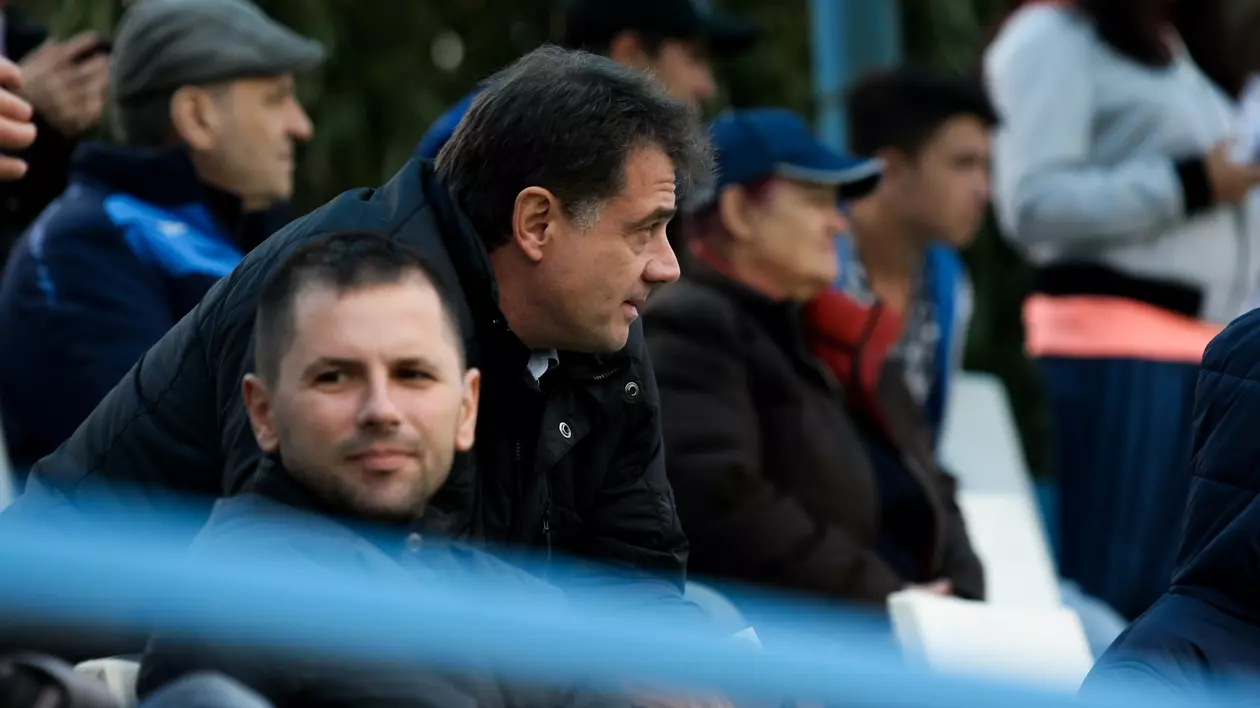 Un om important din fotbal atacă: ^”Să i se dea papucii lui Vassaras!”