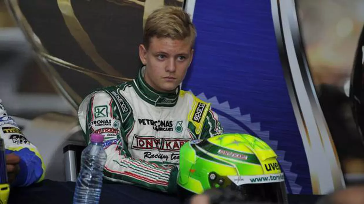 Mick Schumacher, pe urmele celebrului său tată: face performanţă la volan