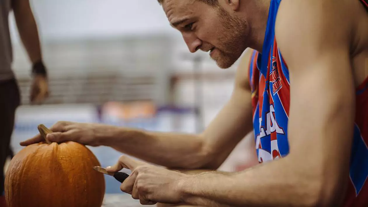 Baschetbaliștii americani ai Stelei: "Halloween-ul e sărbătoarea copilăriei noastre"