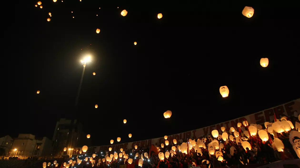 VIDEO&FOTO / Emoţionant! Suporterii ”câinilor” - coregrafie de excepţie