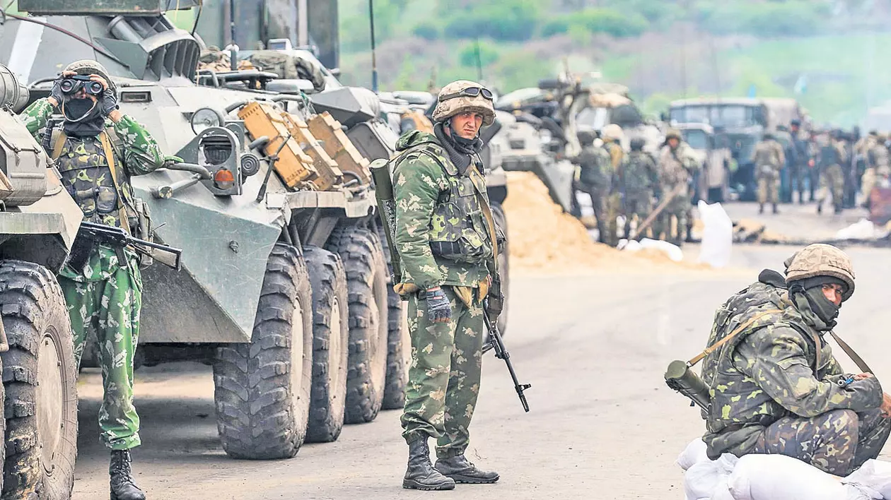 NATO TRAGE ALARMA: Trupele rusești AU INTRAT în Ucraina 