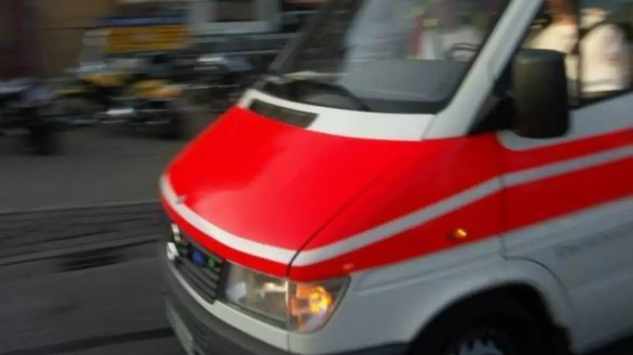 Un tânăr ŞI-A DAT FOC în faţa apartamentului fostei iubite! CARE A FOST MOTIVUL
