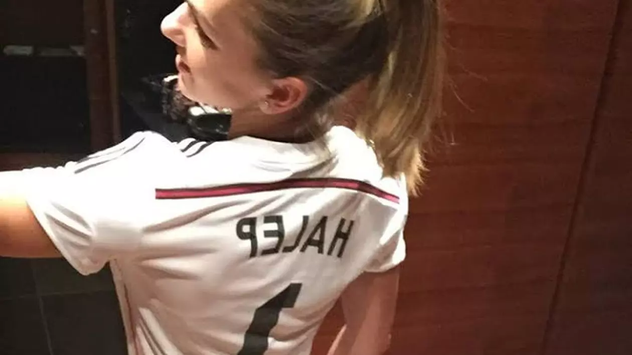 Simona Halep ține cu Real Madrid! Jucătoarea română a primit un tricou al ”galacticilor”