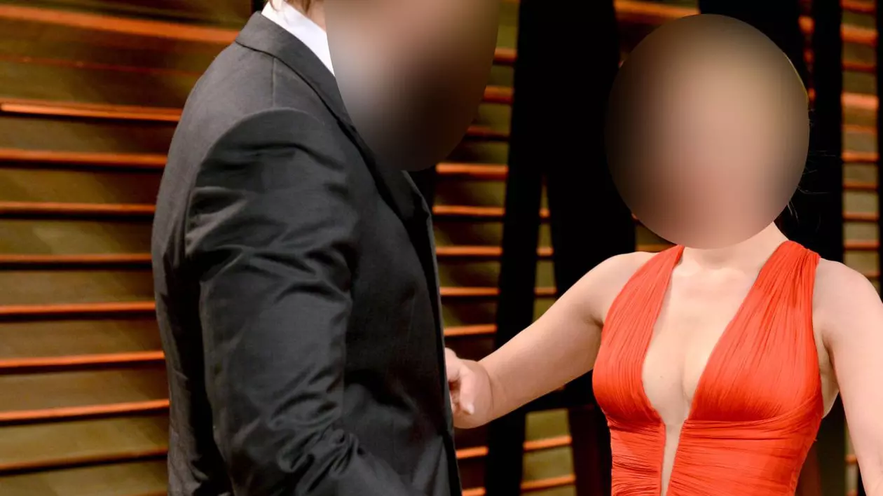 HALUCINANT! UN cunoscut ACTOR, BĂRBIERIT de NEVASTĂ pe POSTERIOR! Cu aparatul de TUNS CÂINELE!