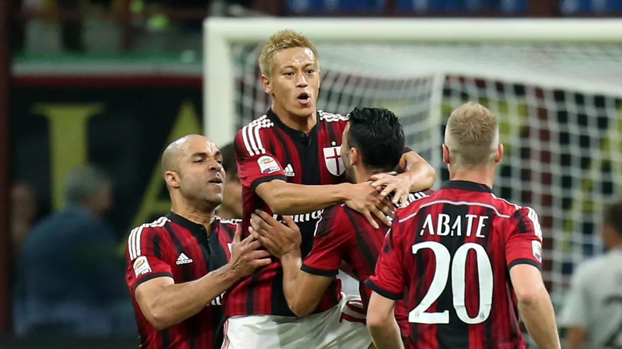 VIDEO / Milanezii l-au uitat pe Balotteli, Keisuke Honda este noul idol de pe San Siro