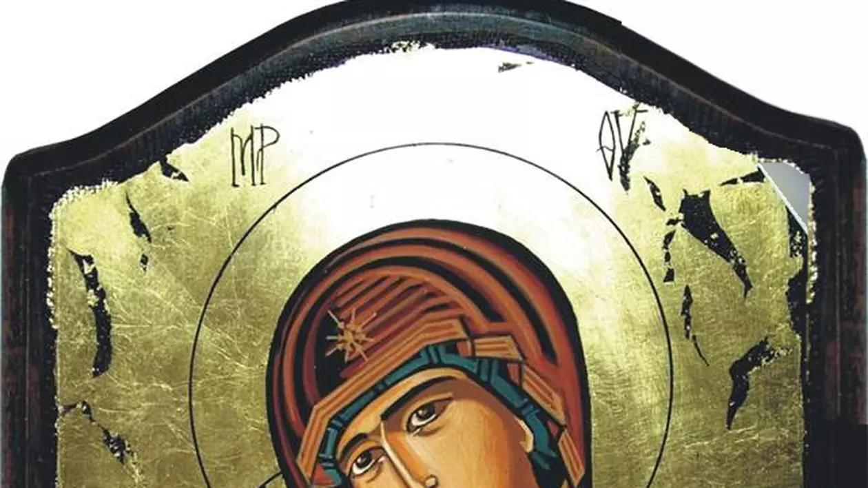 Biserica RECOMANDĂ ARDEREA ICOANELOR! Ştiai asta?