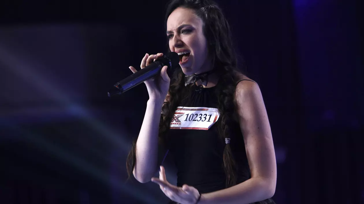 SALA A APLAUDAT-O ÎN PICIOARE! IRINA IONESCU A FĂCUT SENZAŢIE LA X FACTOR