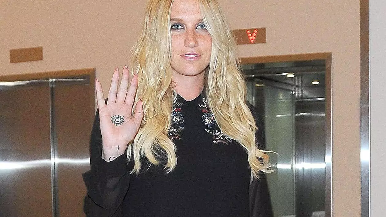 Vedeta pop Kesha, despre producătorul său: "M-a VIOLAT!"
