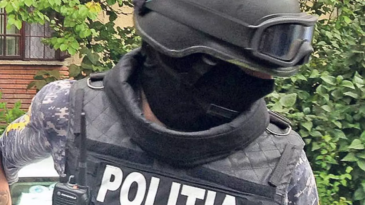 DESCINDERI în FORŢĂ la ADRESA GREŞITĂ.  MASCAŢII au băgat în spital un bărbat NEVINOVAT