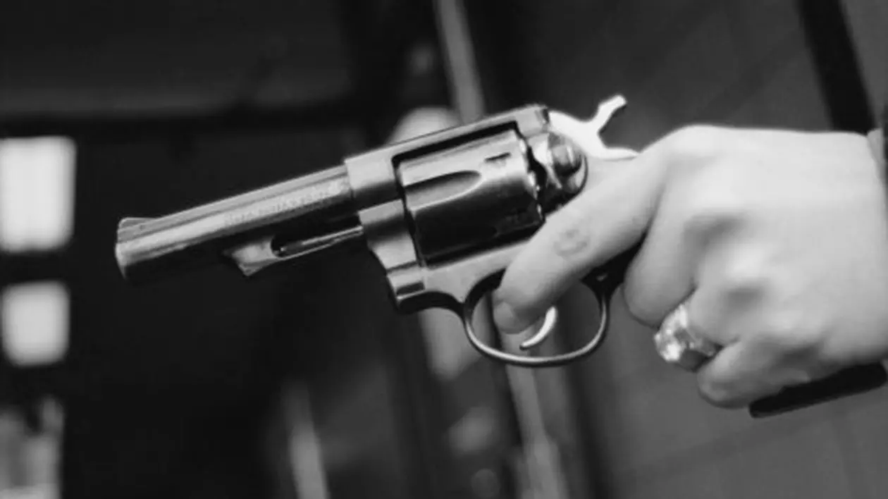 INCREDIBIL. Un sportiv a fost ÎMPUŞCAT MORTAL. Urma să se căsătorească