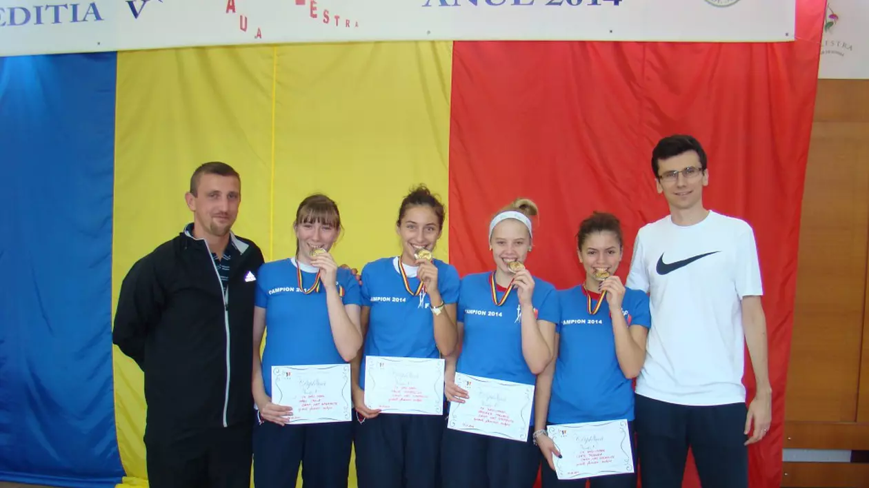 FOTO / CS Satu Mare a câștigat Campionatul Național de spadă speranțe, proba feminină pe echipe