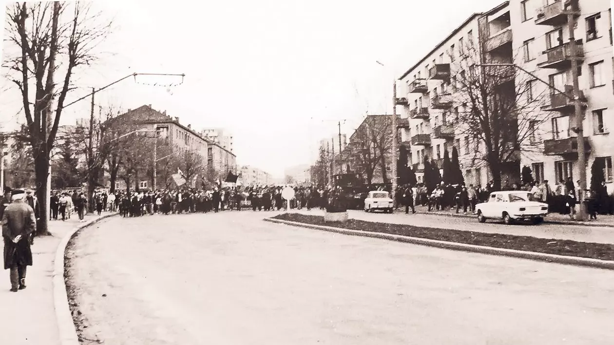 S-au împlinit 27 de ani de la revolta anticomunistă din Braşov: «Nu bătaia a fost greu de îndurat, ci tortura psihică»