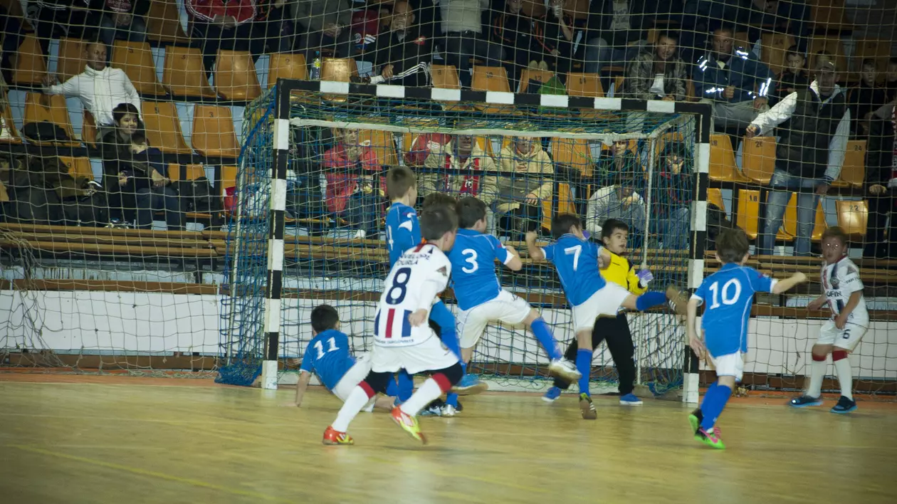 Cel mai tare turneu de fotbal pentru copii, Kids Winter Cup, reunește 42 de echipe și peste 500 de prichindei