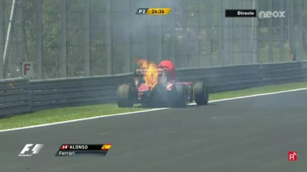 Un bolid Ferrari a luat foc! De această dată, în Brazilia