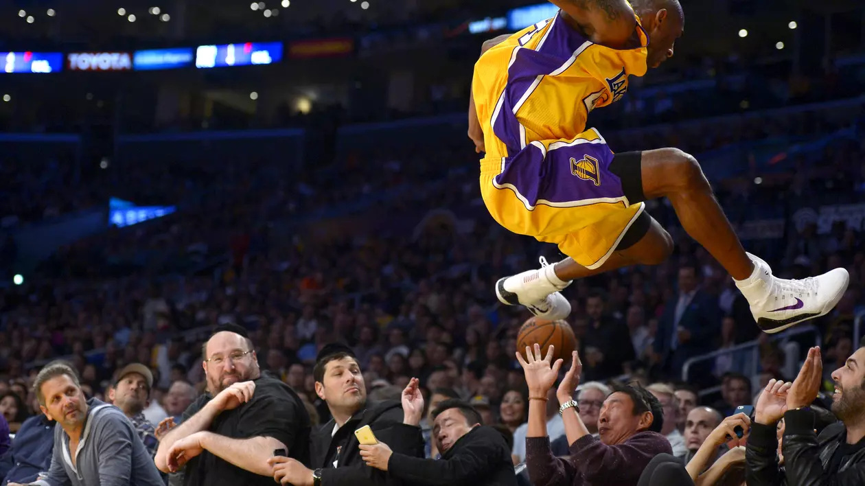 GALERIE FOTO / INCREDIBIL! Ce "obiectiv" au baschetbaliştii de la LA Lakers pentru cel mai FIERBINTE cadou promis