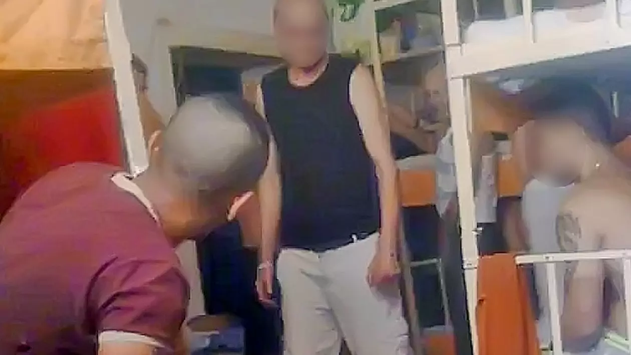 EXCLUSIV | Mafia telefoanelor, mai tare decât bruiajul gardienilor