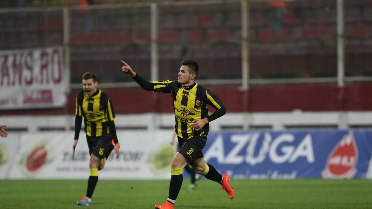 VIDEO&GALERIE FOTO/ Liga I: Rapid - Ceahlăul 1-1. Dramă în Giulești. Mircea Lucescu, ovaționat 