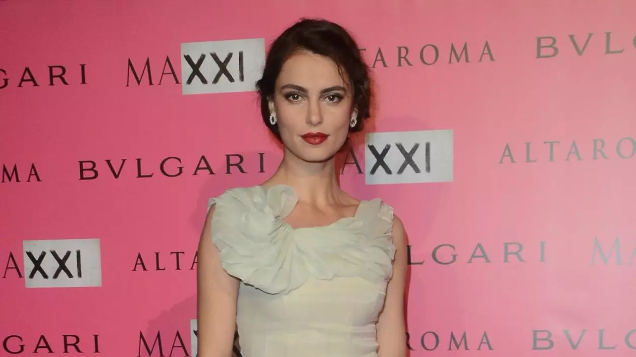 SUPERBĂ și ATÂT! CATRINEL MENGHIA a STRĂLUCIT la o GALĂ! | FOTO