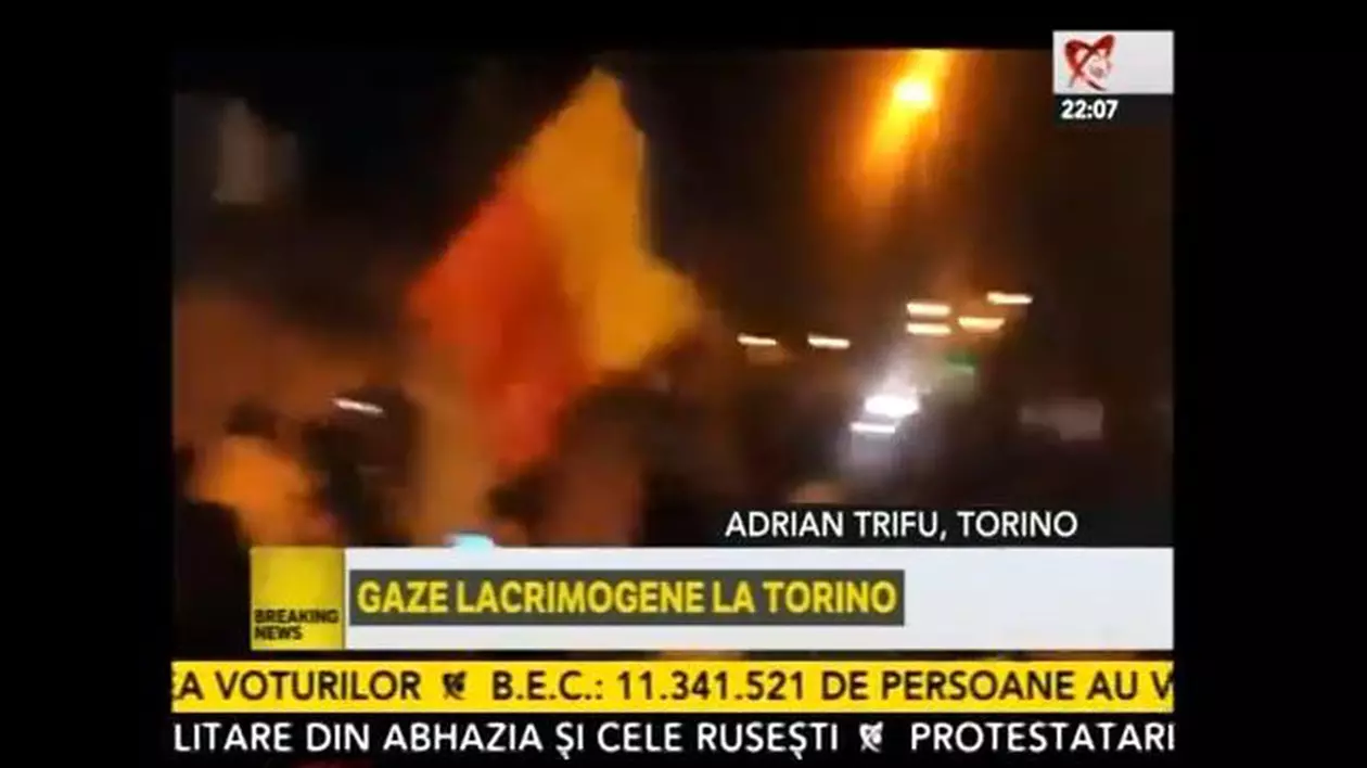 Gaze lacrimogene, la Torino și Paris! Românii, îndepărtați CU FORȚA