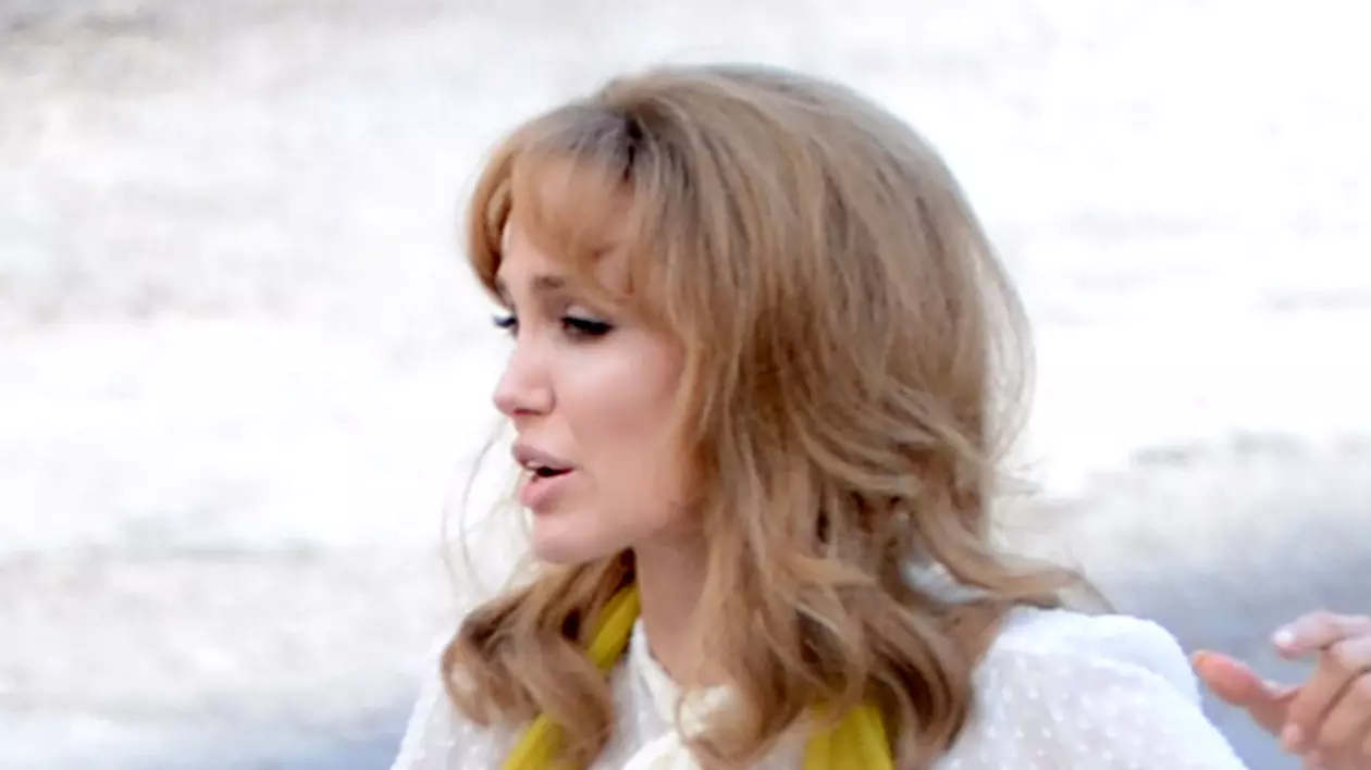 Angelina Jolie, BLONDĂ și cu un NOU LOOK! Cum ți se pare că îi stă? | FOTO
