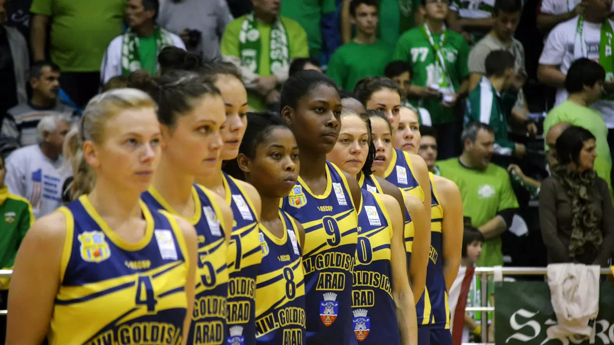 BASCHET FEMININ / ICIM Arad, prima semifinalistă a Cupei României 