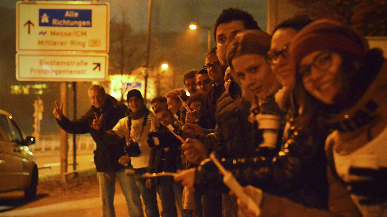 ALEGERI PREZIDENȚIALE 2014. Românii din DIASPORA, cozi impresionante la urne FOTO&VIDEO