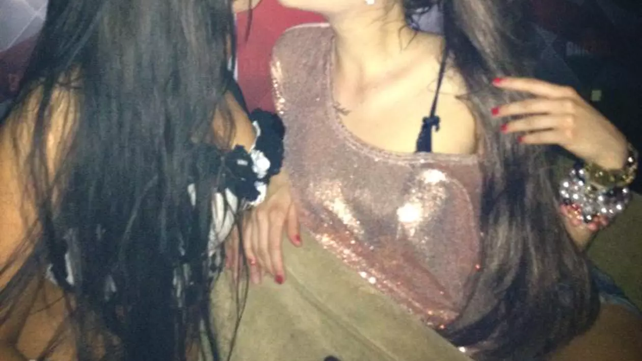 Vă amintiți de SURORILE LESBIENE? Iată CUM ARATĂ ACUM | FOTO
