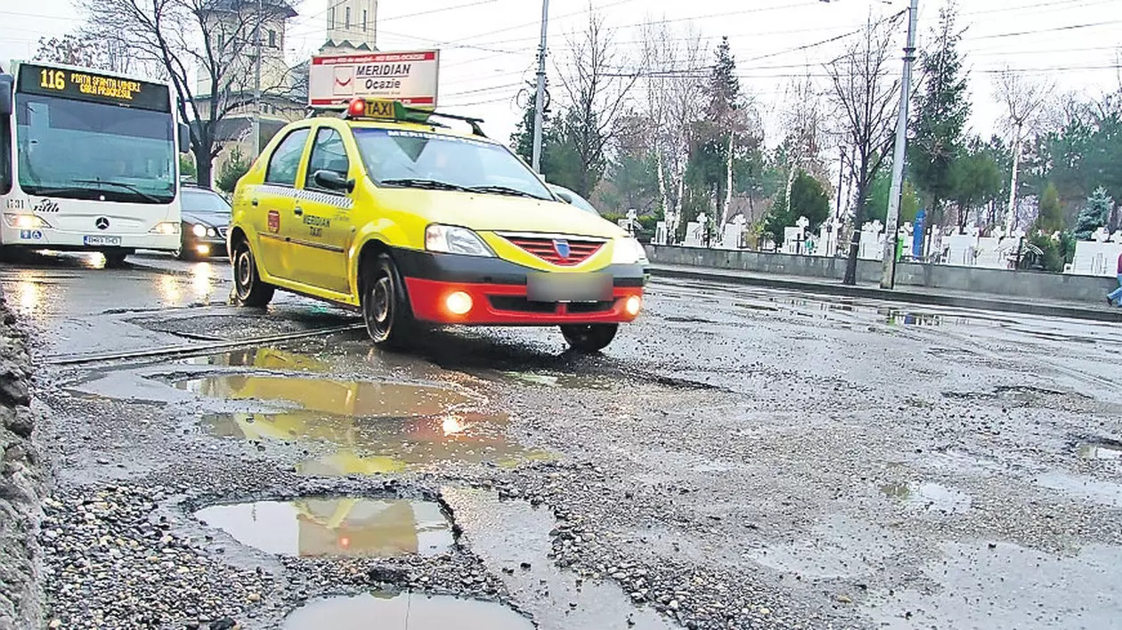Români, avem o speranţă: În 2050, gropile se vor repara singure!
