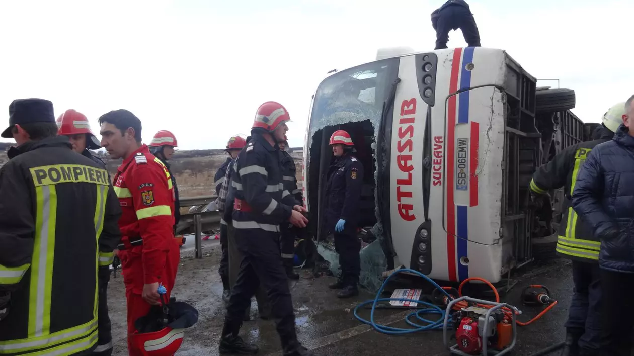 TRAGEDIE la SIBIU. Două persoane AU MURIT și alte CINCI au fost transportate de URGENȚĂ la spital | FOTO